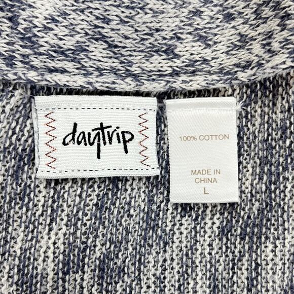 Daytrip Blue and White Long Oversized Knit Cardigan Size Large - Picture 6 of 7